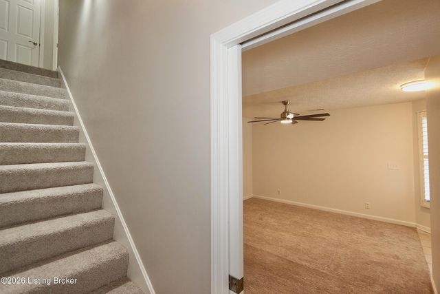 1454 Blackiston View Dr, Clarksville, IN 47129