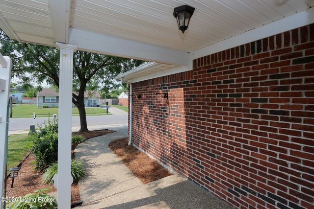 1454 Blackiston View Dr, Clarksville, IN 47129