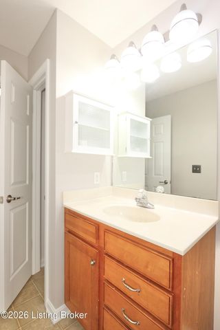 1454 Blackiston View Dr, Clarksville, IN 47129