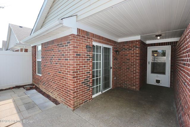 1454 Blackiston View Dr, Clarksville, IN 47129