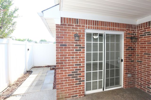1454 Blackiston View Dr, Clarksville, IN 47129