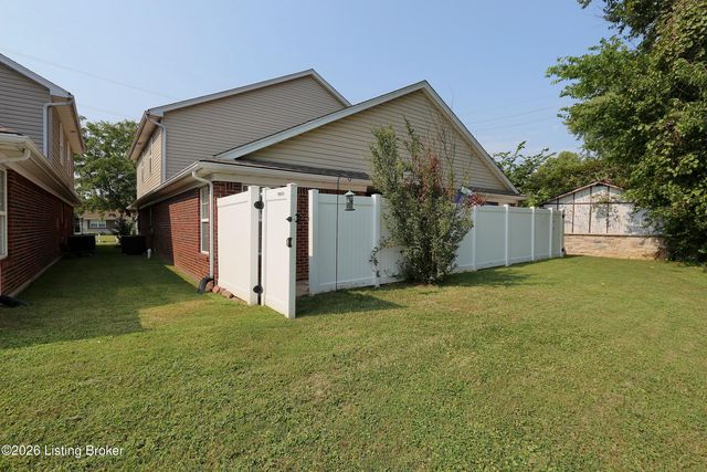 1454 Blackiston View Dr, Clarksville, IN 47129