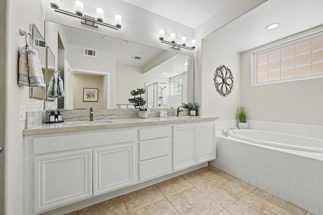 817 Kalpati Circle 112, Carlsbad, CA 92008