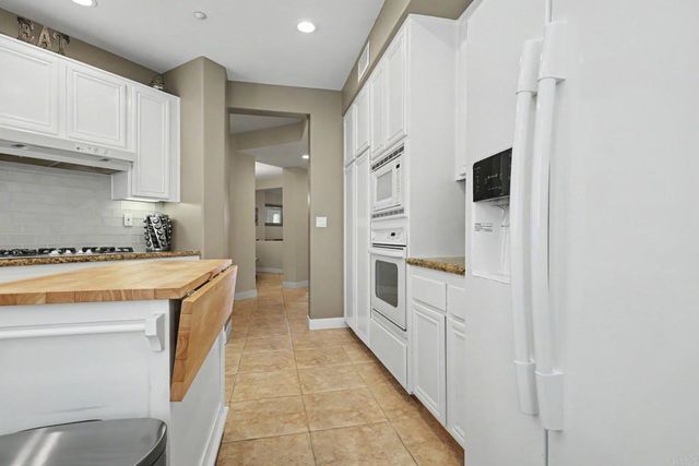 817 Kalpati Circle 112, Carlsbad, CA 92008