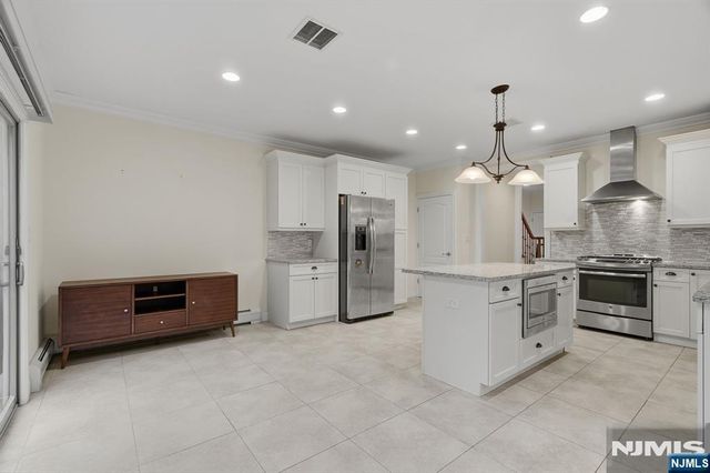 500A 7th Street, Palisades Park, NJ 07650