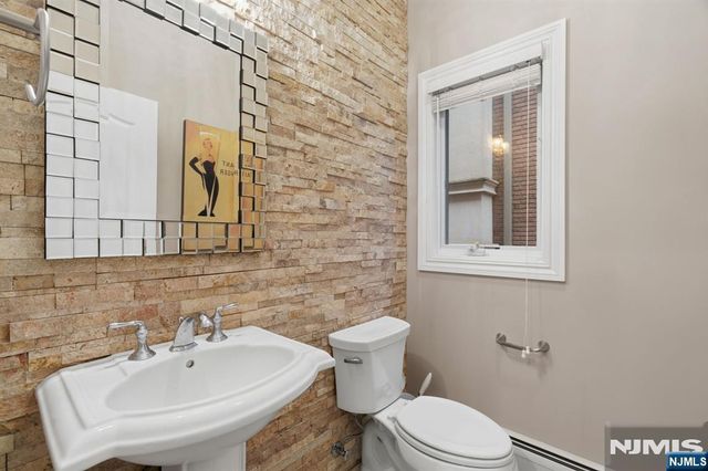 500A 7th Street, Palisades Park, NJ 07650