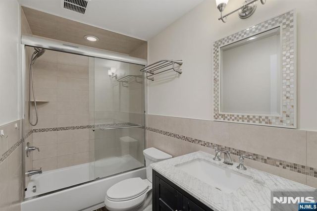 500A 7th Street, Palisades Park, NJ 07650