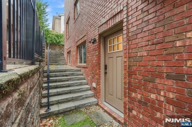 500A 7th Street, Palisades Park, NJ 07650