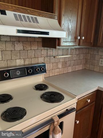 1568 S JEFFERSON CT, Lancaster, PA 17602