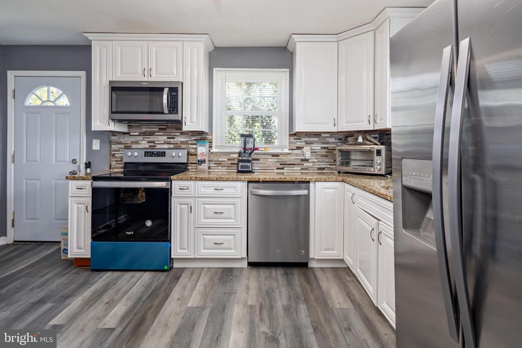 Image 10 of property listing at 111 DELREY AVE, Catonsville, MD 21228