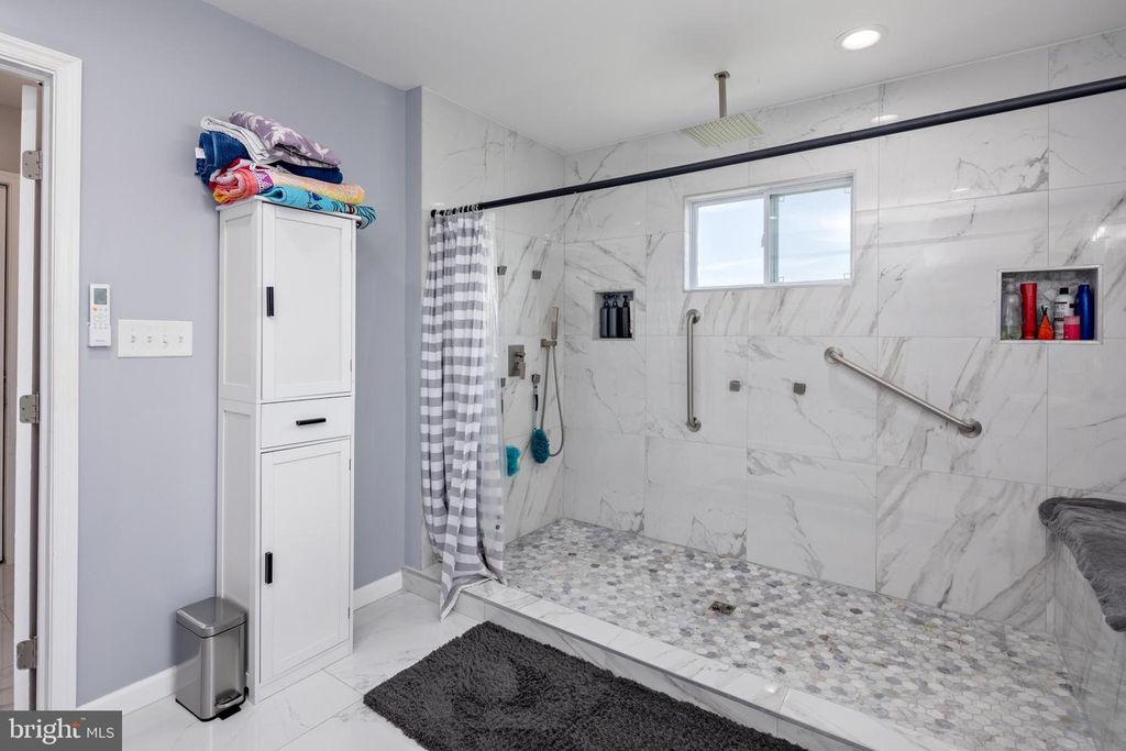 Image 20 of property listing at 111 DELREY AVE, Catonsville, MD 21228