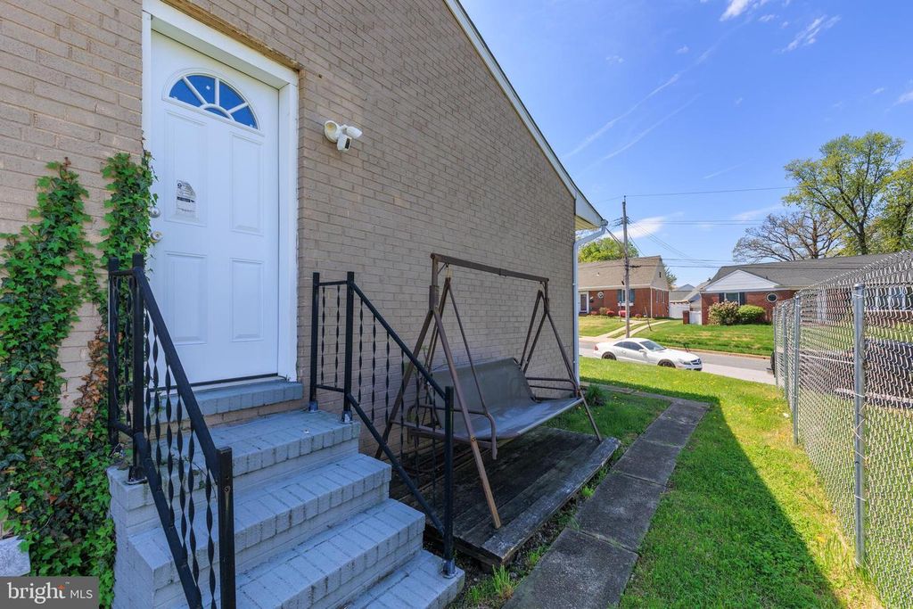 Image 5 of property listing at 111 DELREY AVE, Catonsville, MD 21228