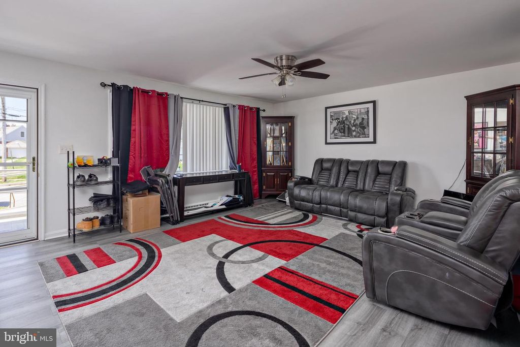 Image 7 of property listing at 111 DELREY AVE, Catonsville, MD 21228