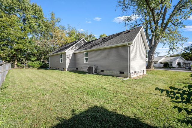 202 S COLLINS STREET, Tullahoma, TN 37388