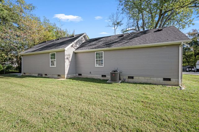 202 S COLLINS STREET, Tullahoma, TN 37388