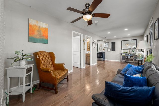 202 S COLLINS STREET, Tullahoma, TN 37388