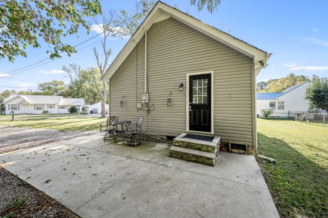 202 S COLLINS STREET, Tullahoma, TN 37388