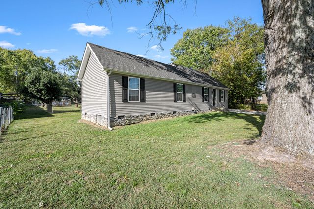 202 S COLLINS STREET, Tullahoma, TN 37388