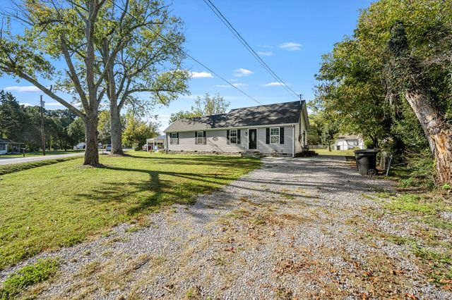 202 S COLLINS STREET, Tullahoma, TN 37388