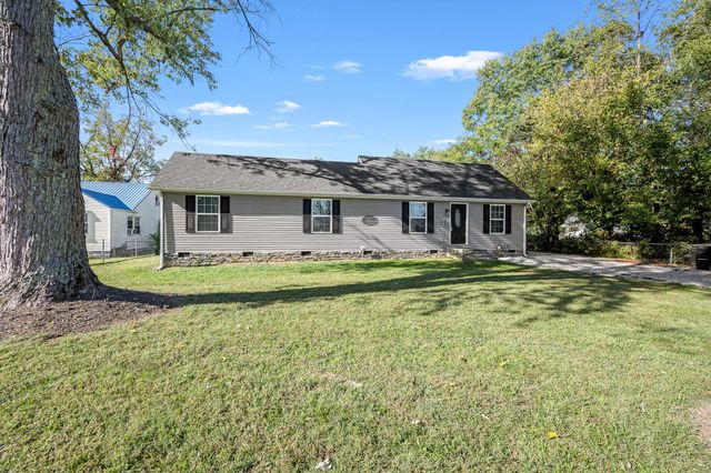 202 S COLLINS STREET, Tullahoma, TN 37388