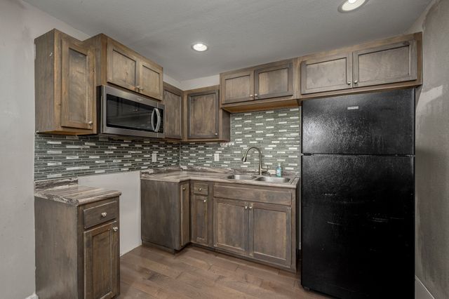 202 S COLLINS STREET, Tullahoma, TN 37388