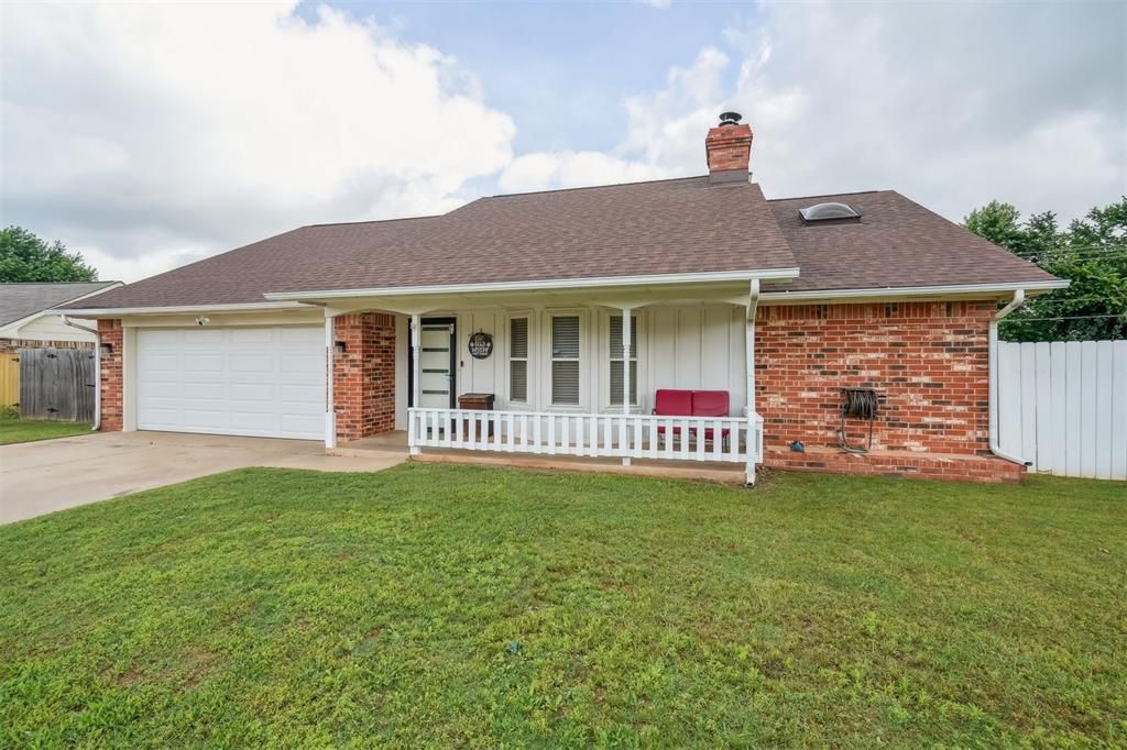 1913 E Ensey Terrace, Mustang, OK 73064