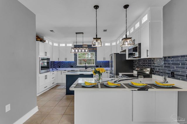 7390 San Ramon Dr, Milton, FL 32583