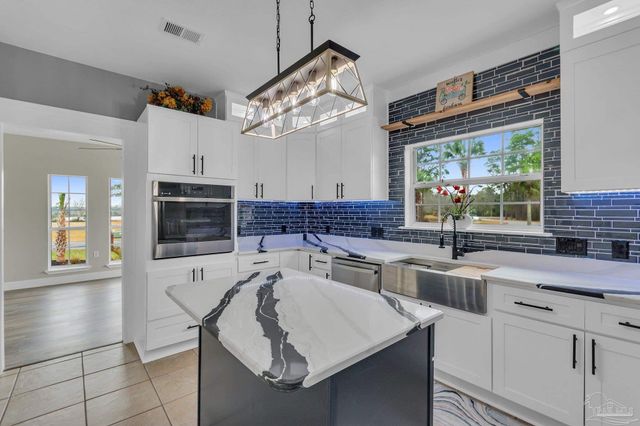 7390 San Ramon Dr, Milton, FL 32583