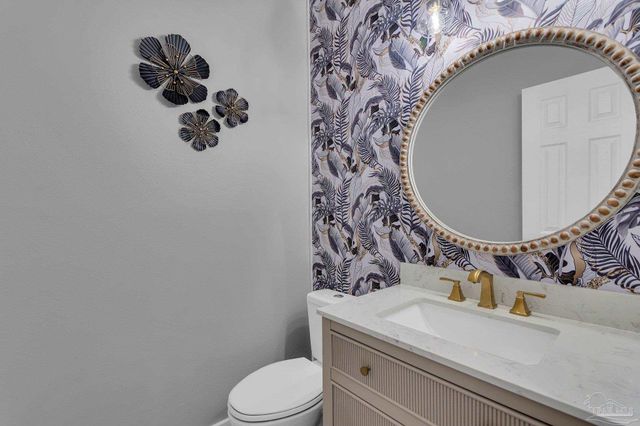 7390 San Ramon Dr, Milton, FL 32583