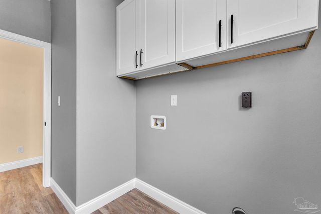 7390 San Ramon Dr, Milton, FL 32583