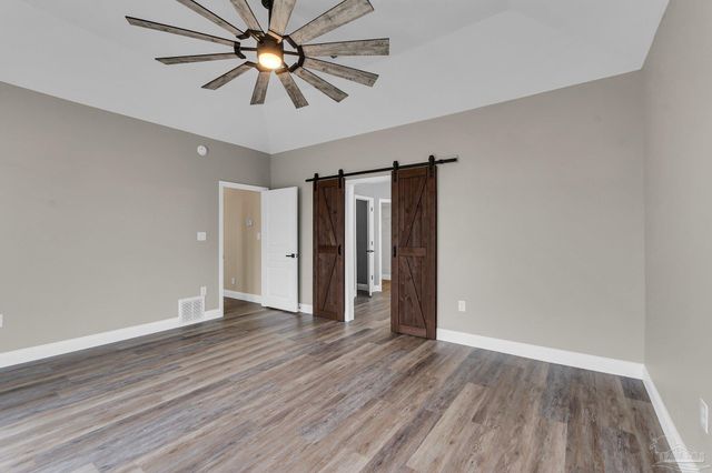 7390 San Ramon Dr, Milton, FL 32583