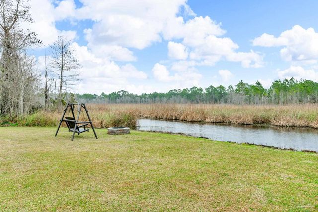 7390 San Ramon Dr, Milton, FL 32583