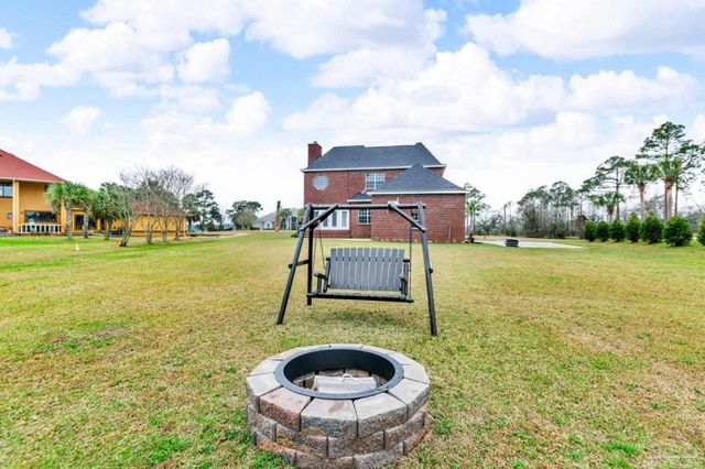 7390 San Ramon Dr, Milton, FL 32583