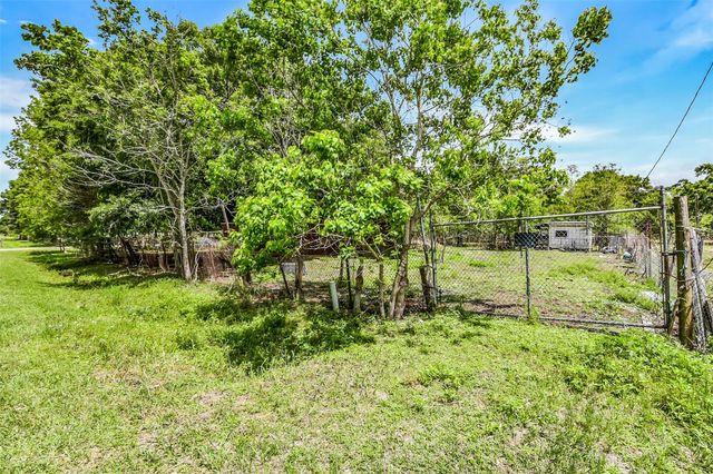 198 County Road 6881 N, Dayton, TX 77535