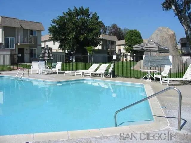 10317 Santana Ranch Dr, Santee, CA 92071