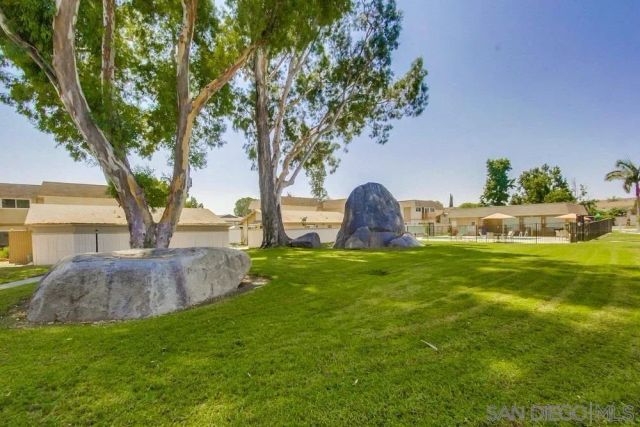 10317 Santana Ranch Dr, Santee, CA 92071