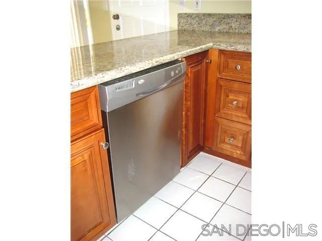 10317 Santana Ranch Dr, Santee, CA 92071