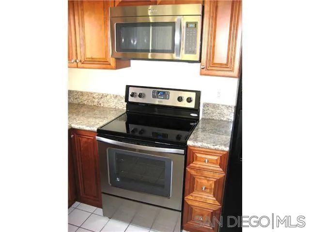 10317 Santana Ranch Dr, Santee, CA 92071