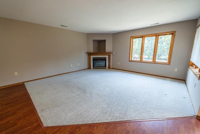 565 Hartford SQUARE, Hartford, WI 53027