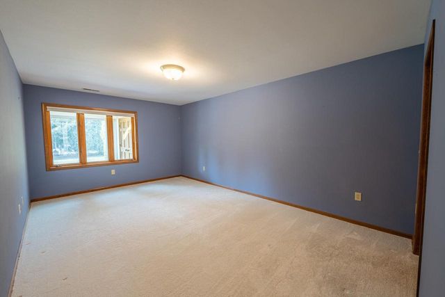 565 Hartford SQUARE, Hartford, WI 53027