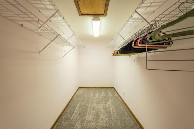 565 Hartford SQUARE, Hartford, WI 53027