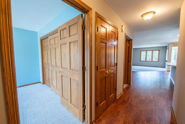 565 Hartford SQUARE, Hartford, WI 53027