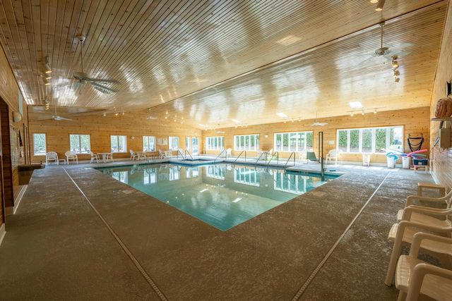 565 Hartford SQUARE, Hartford, WI 53027