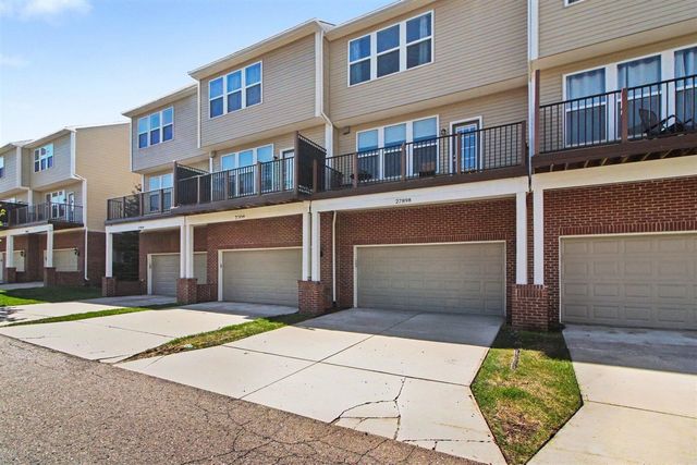 27898 Hopkins Drive, Novi, MI 48377