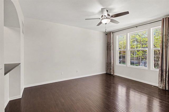 27898 Hopkins Drive, Novi, MI 48377