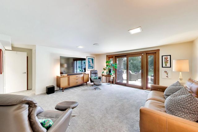3827 White Cloud Drive, Skokie, IL 60076