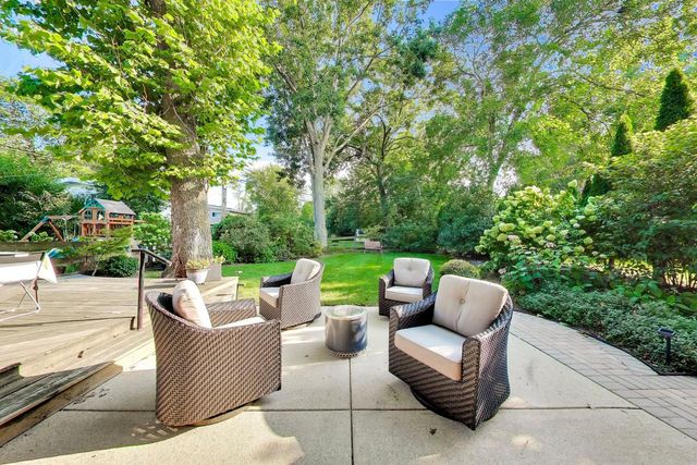 3827 White Cloud Drive, Skokie, IL 60076