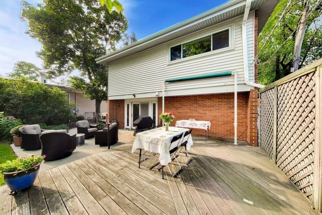 3827 White Cloud Drive, Skokie, IL 60076