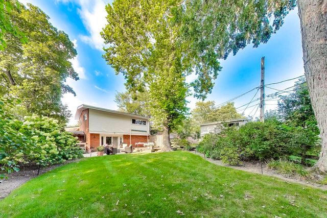 3827 White Cloud Drive, Skokie, IL 60076