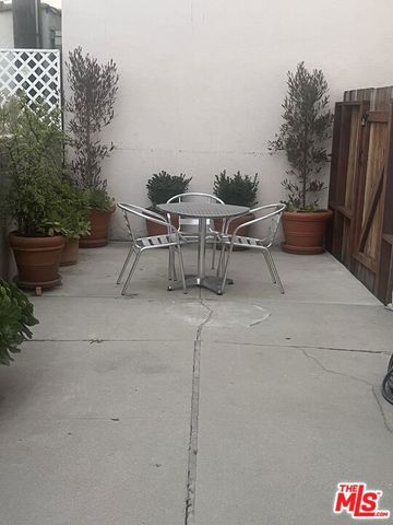 217 S Tower Drive 1, Beverly Hills, CA 90211
